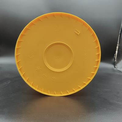Cubo de lubricante industrial de 18 litros con boquilla amarilla y 20 litros de plástico
