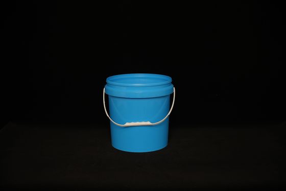 Cisterna de plástico transparente con tapa